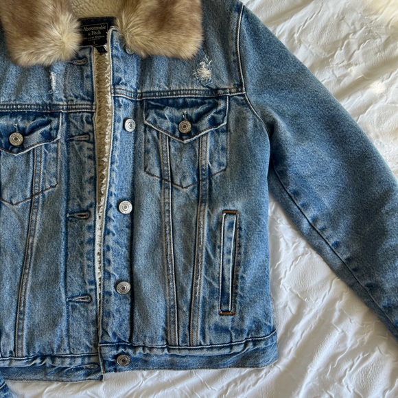 Abercrombie & Fitch Jean Jacket - Picture 2 of 6